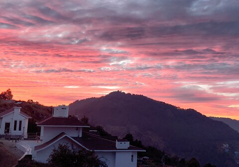 Himashray Retreat Bhowali - Mountain View Point