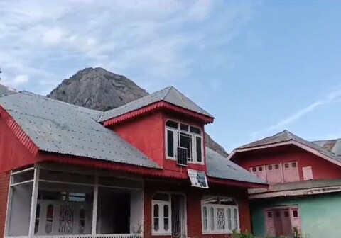 Peak Paradise Resort Gurez