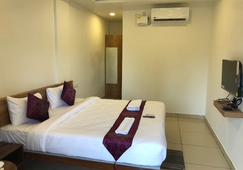 Hotel Amulya Regency