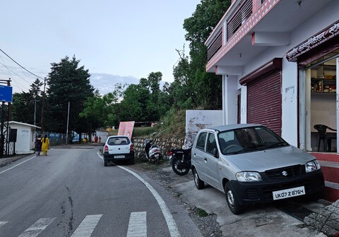 stay with Chauhan Family