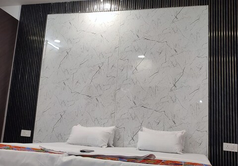 Star Hotels near Medanta Hospital