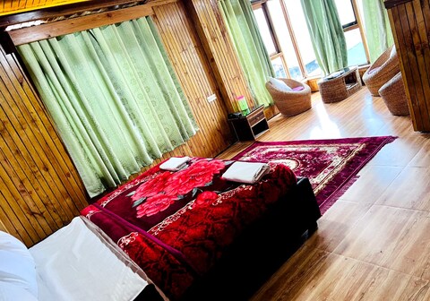 Hotel Tashi Gyal Tsen