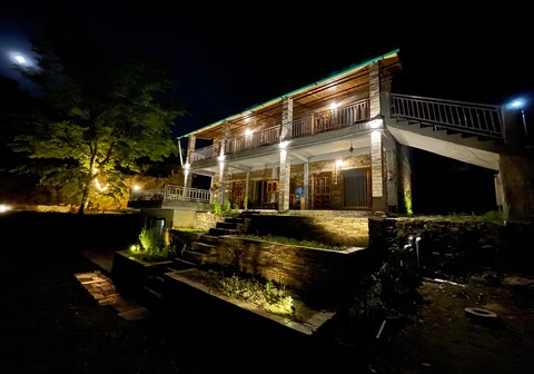 6 Beds Dormitory - Himkosi Farm by the River