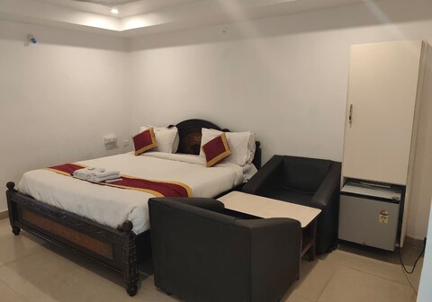 CHARVI GUEST HOUSE
