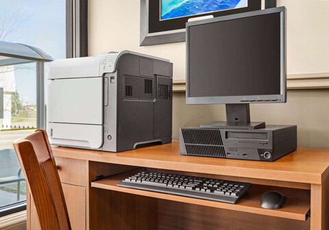 Ramada by Wyndham Niagara Falls Near the Falls