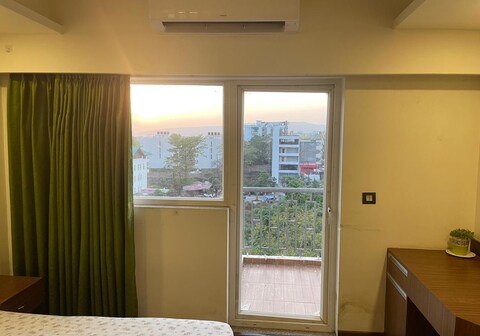 Pine Breeze Studio Apartment