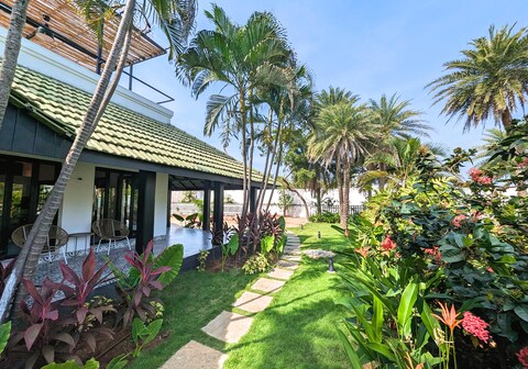 Cove Luxury Beach Villa by LuxUnlock Private Villas