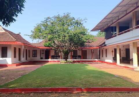 Akkara Homestay & Ayurveda