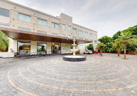 Sunday Resort & Spa by CheckIn Manesar Gurugram