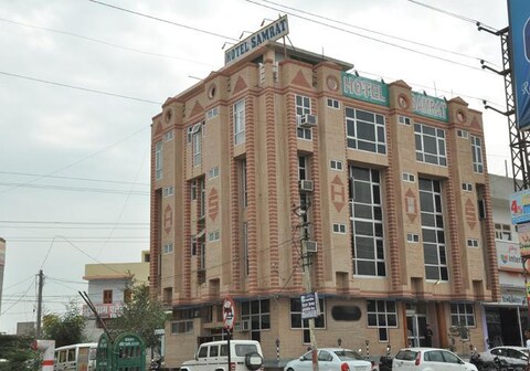 Hotel Samrat