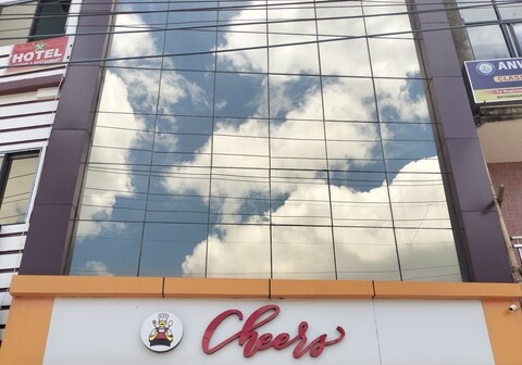 Dream Star Hotel and Restaurant