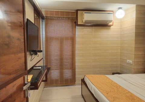 Hotel S.P. Klassic Near Polo Ground