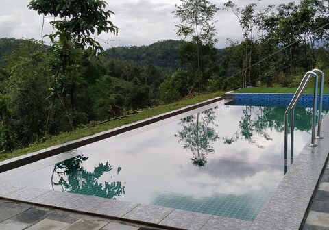 Hill Valley Spacious Homestay | Rooms & Restaurant