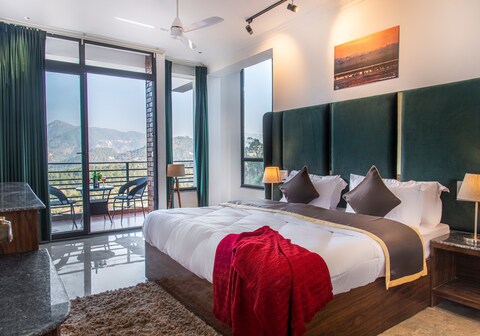 The Black Pearl Hillcrest Kasauli