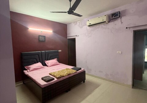 Central Chandigarh Homestay