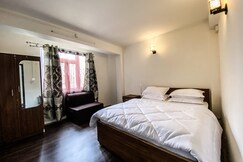 Everglaze Home|| Mall Road || Kanchenjunga View Rooms, Darjeeling Everglaze Home|| Mall Road || Kanchenjunga View Rooms, Darjeeling