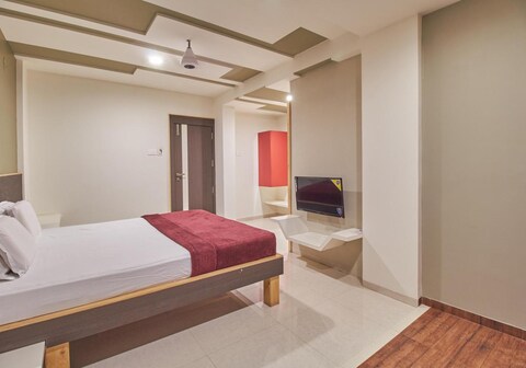 Hotel Anugraha Deluxe
