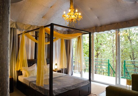 Buransh Luxury Tent Retreat in Majkhali