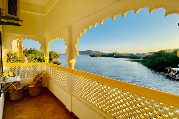 Vallabhgarh The Lake Retreat