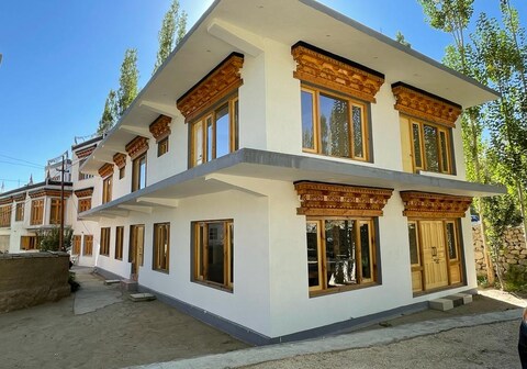 Ompo guest house leh