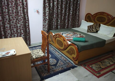 PRATIBHA HOME STAY