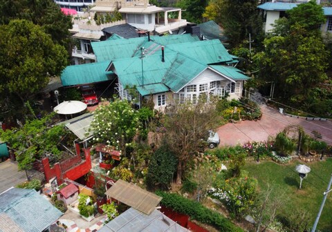 Rock Cliff Home Stay BnB