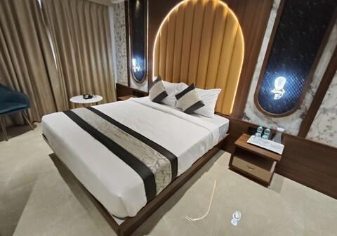 Hotel Saffron Grand Thane