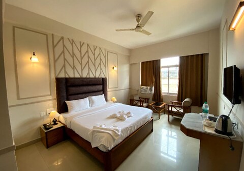 EARL GREY HOTEL