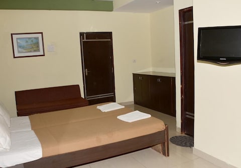 Hotel Z Square
