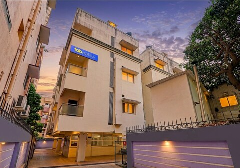 FabHotel Neha