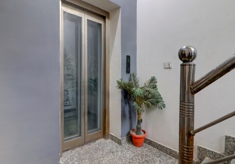 Hotel O The Tourist palace Lavish Key Room's