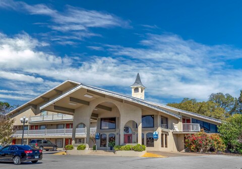 Best Western Sunday House Inn