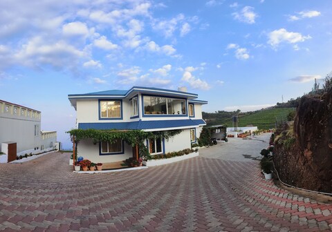 Paradise Peak Cottage