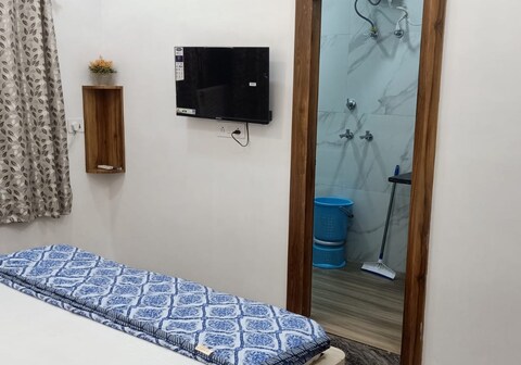 Karshnipriya Paying Guest House