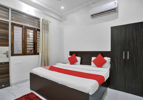 Hotel O Krishna Palace
