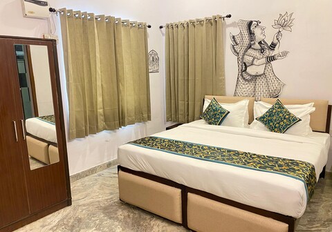 Stamps by Eight Continents, Pushkar