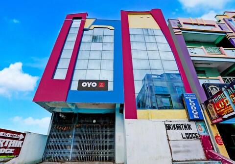 SPOT ON SRI KARTHIK GRAND INN