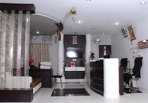 Hotel Garden View Residency