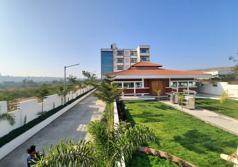 Bhigwan - Suyash Palace And Lodge