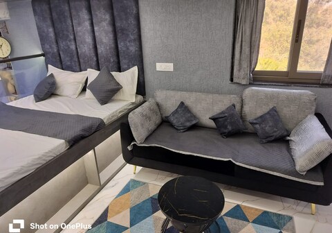 Abu Raj Hill Valley