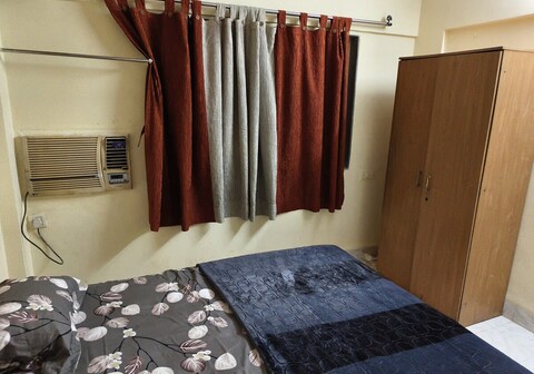 Lovebirds in Kandivali