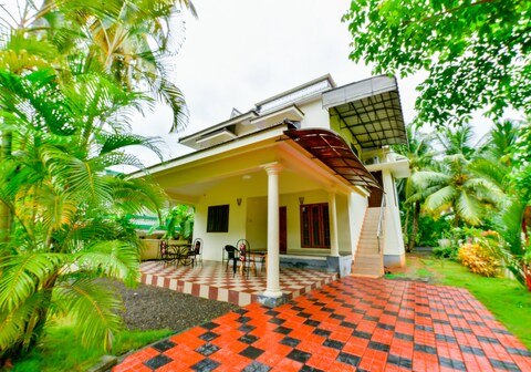 Lake Castle Alleppey Villa