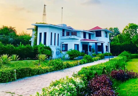 Whistling Woods Farmhouse