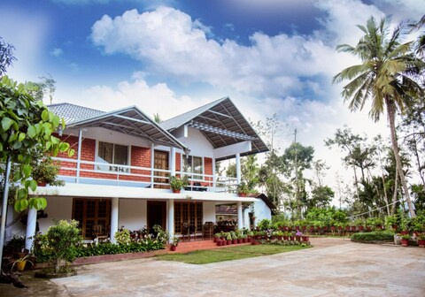 MANJREN HOUSE - Entire Property(Homestay)