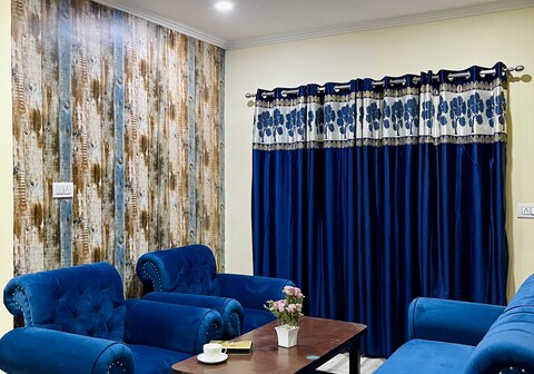 The Khayabaan2.0- 2BHK Luxurious Private apartment