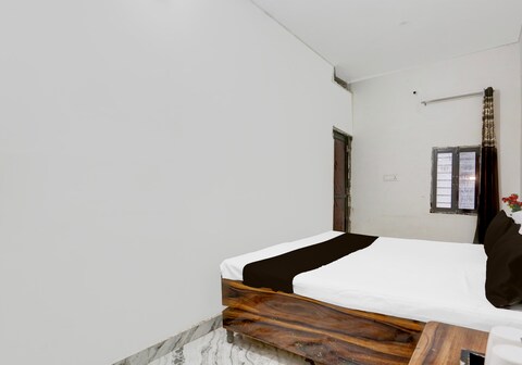 Hotel O THE RED CAP INN