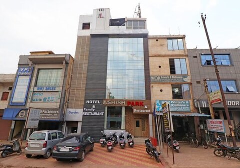 Hotel Ashish Park