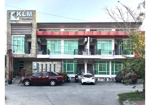 OYO 595 Klm Condotel