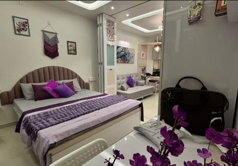 Casa Enchante a Luxe Studio Apt at Baner Pashan