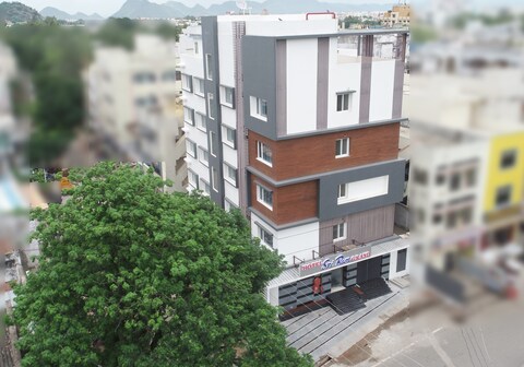 HOTEL SRI RAM GRAND